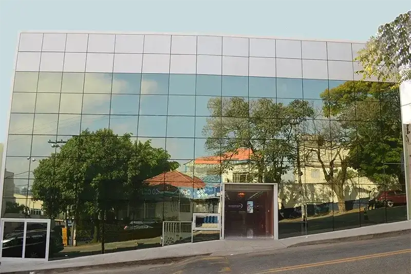 Foto mostra o laboratório em Carapicuíba: unidade da Transduson se encontra na Av. Corifeu de Azevedo Marques, 209 C- região central e a 500 metros da Estação Carapicuíba, que conecta a cidade à rede metroviária da capital paulista